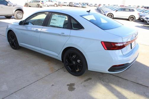 2025 Volkswagen Jetta 1.5T SE