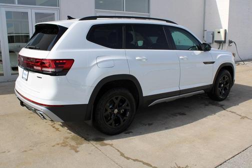 2025 Volkswagen Atlas 2.0T Peak Edition
