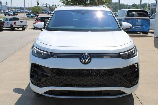 2025 Volkswagen Tiguan 2.0T SEL R-Line