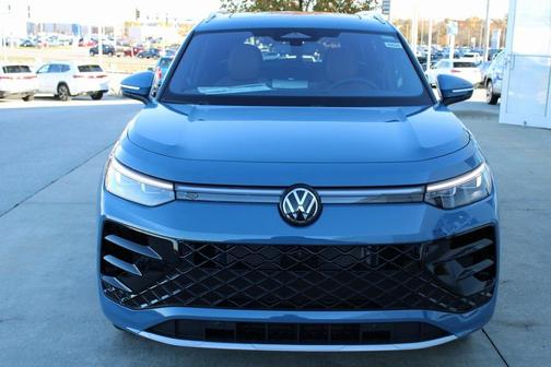 2026 Volkswagen Tiguan 2.0T SEL R-Line
