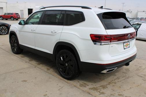 2025 Volkswagen Atlas 2.0T SE
