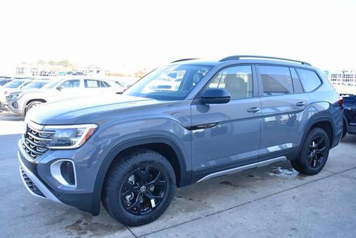 2025 Volkswagen Atlas 2.0T Peak Edition