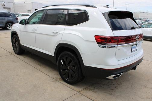2025 Volkswagen Atlas 2.0T SE