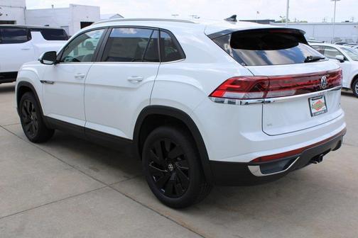 2025 Volkswagen Atlas Cross Sport 2.0T SE w/Technology
