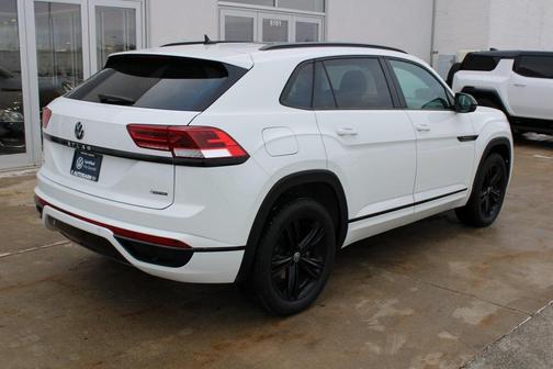 2023 Volkswagen Atlas Cross Sport 2.0T SEL R-Line Black