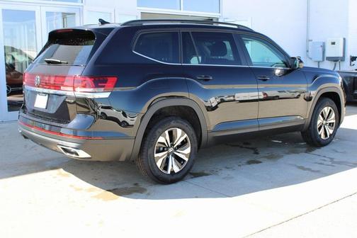 2025 Volkswagen Atlas 2.0T SE
