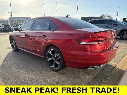 2022 Volkswagen Passat 2.0T R-Line