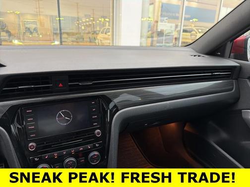 2022 Volkswagen Passat 2.0T R-Line