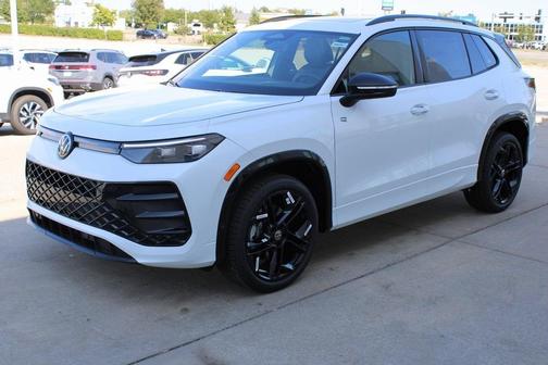 2025 Volkswagen Tiguan 2.0T SE R-Line Black