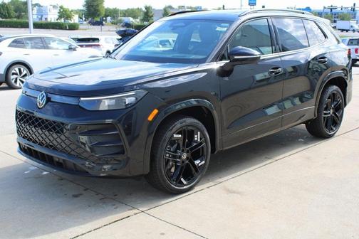 2025 Volkswagen Tiguan 2.0T SE R-Line Black