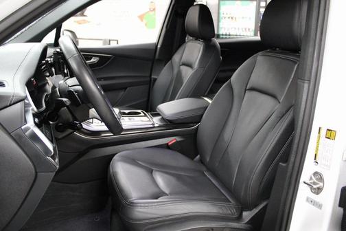 2025 Audi Q7 45 Premium