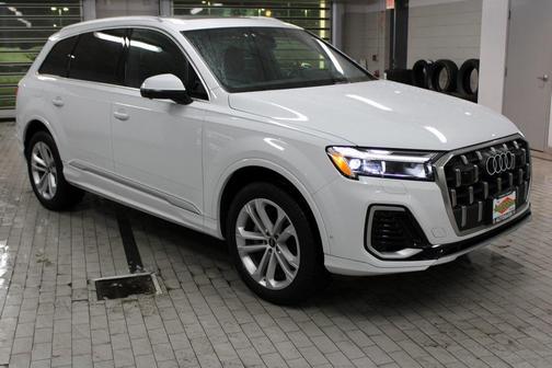 2025 Audi Q7 45 Premium
