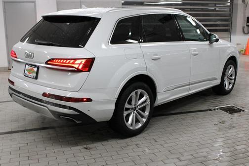 2025 Audi Q7 45 Premium