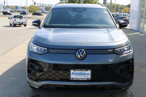 2025 Volkswagen Tiguan 2.0T SE R-Line Black