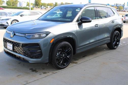 2025 Volkswagen Tiguan 2.0T SE R-Line Black