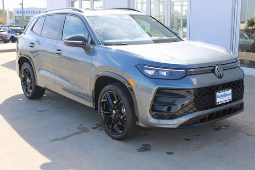 2025 Volkswagen Tiguan 2.0T SE R-Line Black