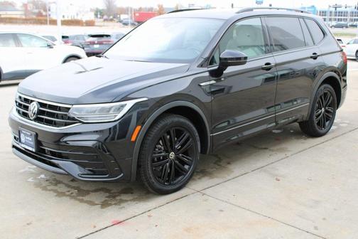 2022 Volkswagen Tiguan 2.0T SE R-Line Black