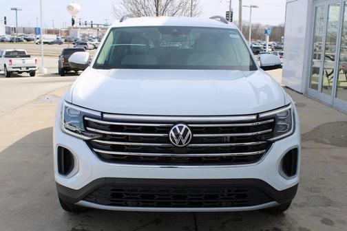 2025 Volkswagen Atlas 2.0T SE