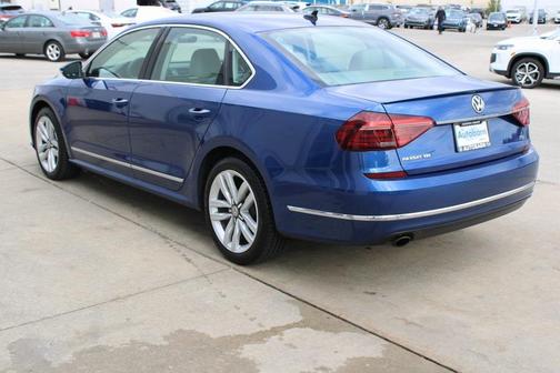 2017 Volkswagen Passat 1.8T SEL Premium