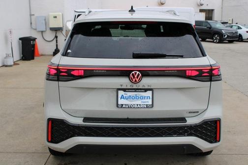 2025 Volkswagen Tiguan 2.0T SEL R-Line