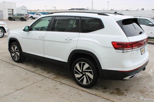2025 Volkswagen Atlas 2.0T SE