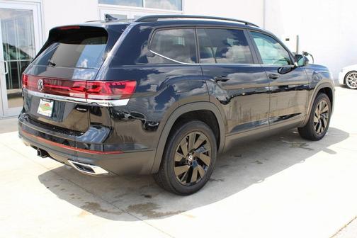 2025 Volkswagen Atlas 2.0T SE