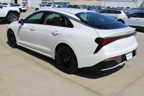 2025 Kia K5 LXS