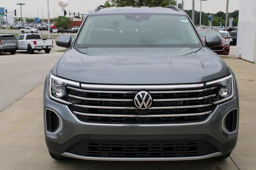 2025 Volkswagen Atlas 2.0T SE