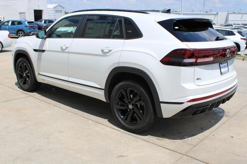 2025 Volkswagen Atlas Cross Sport 2.0T SEL R-Line Black