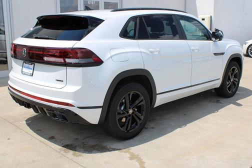 2025 Volkswagen Atlas Cross Sport 2.0T SEL R-Line Black