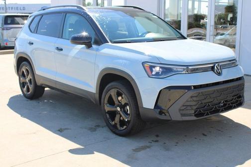2025 Volkswagen Taos 1.5T SE Black