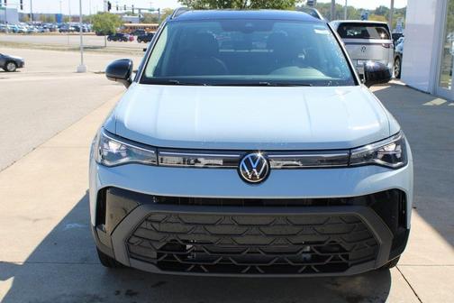 2025 Volkswagen Taos 1.5T SE Black