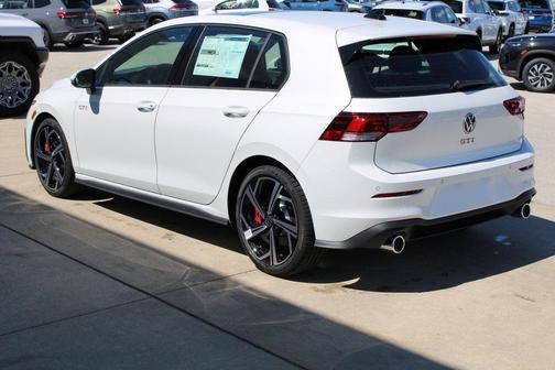 2025 Volkswagen Golf GTI 2.0T SE