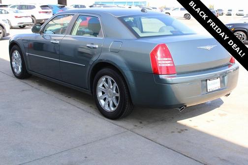 2005 Chrysler 300C Base