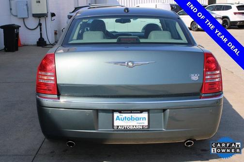 2005 Chrysler 300C Base