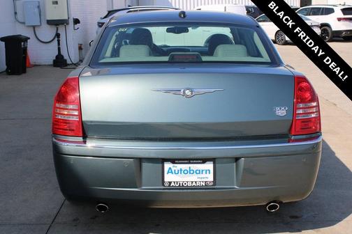 2005 Chrysler 300C Base