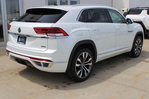 Opal White Pearl Effect 2023 Volkswagen Atlas Cross Sport 3.6L V6 SEL Premium R-Line