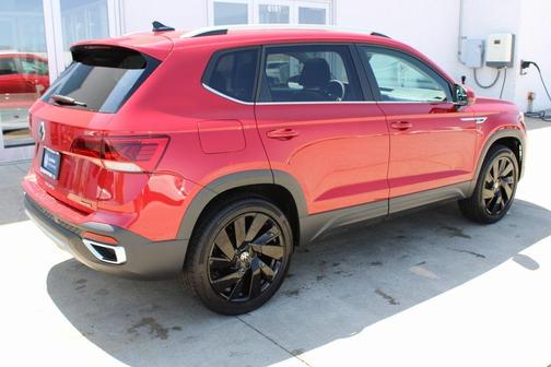 2024 Volkswagen Taos 1.5T SE