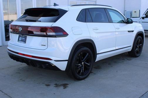 2025 Volkswagen Atlas Cross Sport 2.0T SEL R-Line Black