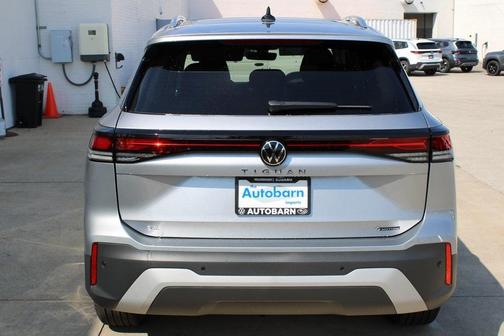 2025 Volkswagen Tiguan 2.0T SE