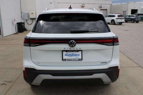 2025 Volkswagen Tiguan 2.0T SE