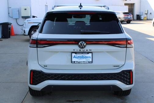 2025 Volkswagen Tiguan 2.0T SE R-Line Black