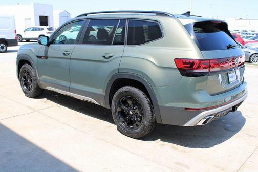 2025 Volkswagen Atlas 2.0T Peak Edition