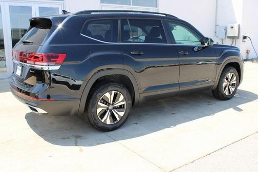 2025 Volkswagen Atlas 2.0T SE