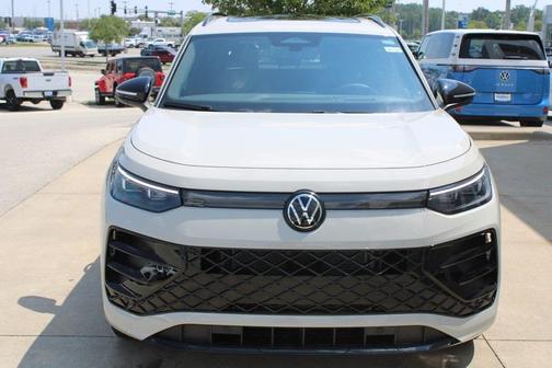 2025 Volkswagen Tiguan 2.0T SE R-Line Black
