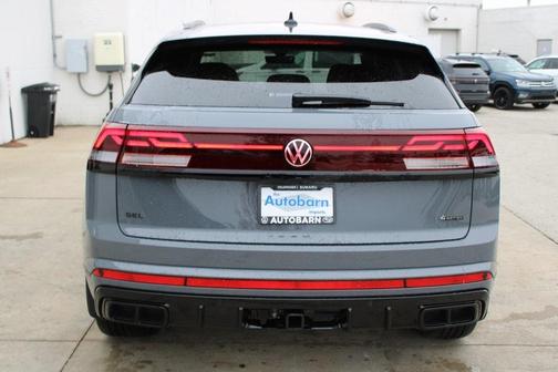 2026 Volkswagen Atlas Cross Sport 2.0T SEL R-Line Black