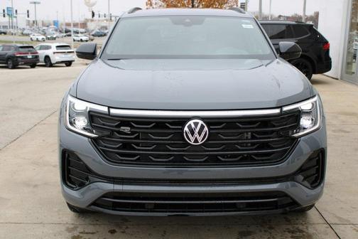 2026 Volkswagen Atlas Cross Sport 2.0T SEL R-Line Black