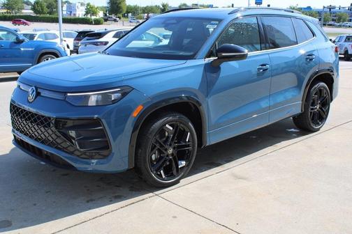 2025 Volkswagen Tiguan 2.0T SE R-Line Black