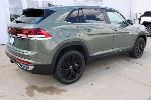 2025 Volkswagen Atlas Cross Sport 2.0T SE w/Technology