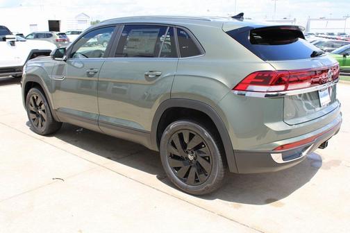 2025 Volkswagen Atlas Cross Sport 2.0T SE w/Technology